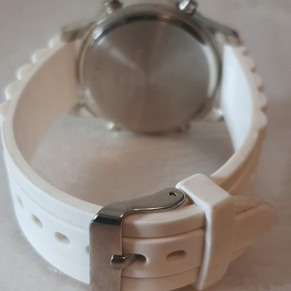 🦋10/$20🦋 Xhilaration Silver/White Digital Chronograph Women's Watch - Picture 3 of 4